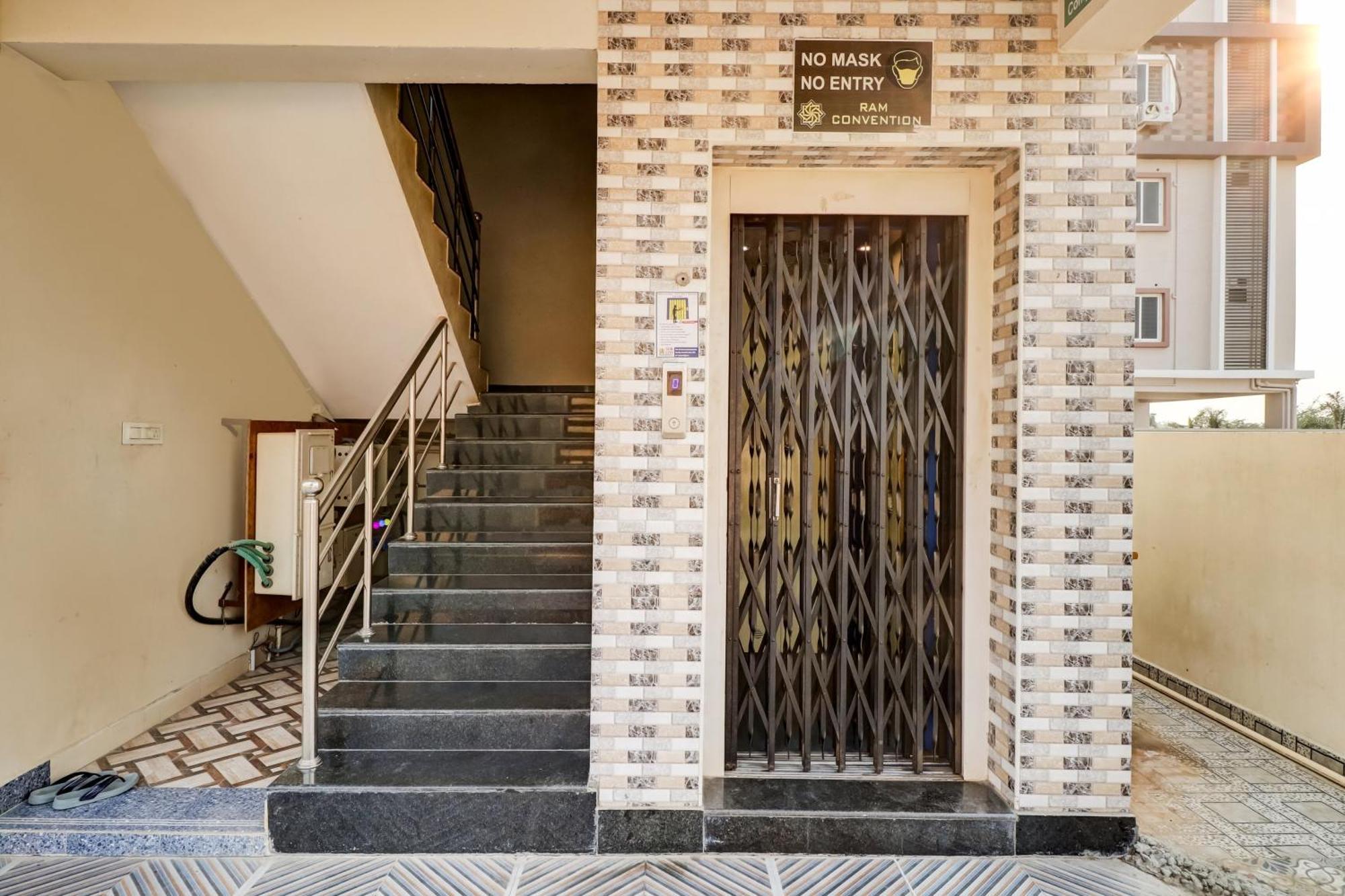 Oyo Vnr Convention Otel Guntūr Dış mekan fotoğraf
